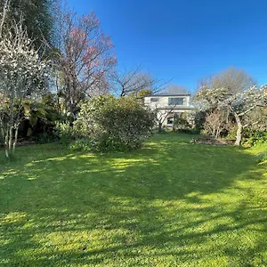 Quiet, New, Sunny Cnzhouse On Upstairs Near Cbd , Christchurch New Zealand